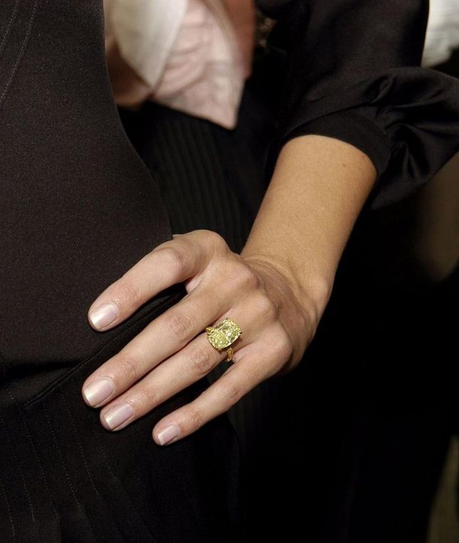 Heidi Klum's engagement ring from Seal was a 10-carat, canary-yellow diamond worth $150,000 (£115,839).