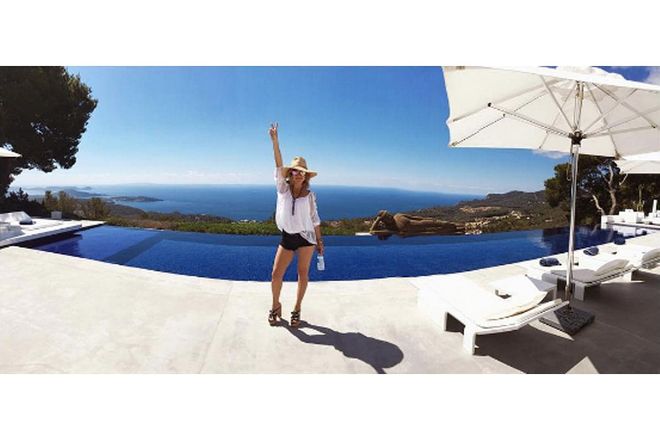 The actress says goodbye to Ibiza after a girls and family vacation. —@katehudson. Photo: Instagram