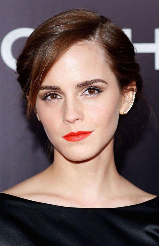Emma Watson has the most incredible natural brow shape.
