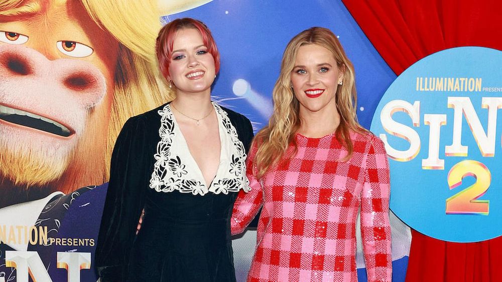 Ava Phillippe and Reese Witherspoon (Photo: Gregg DeGuire/Getty Images)