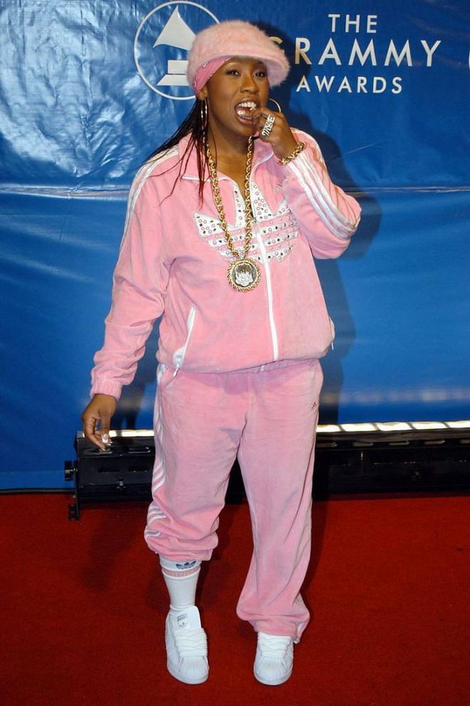 If there was ever a way to sum up early 2000s style, Missy Elliott wearing a pink tracksuit and matching fuzzy hat on the red carpet is it.