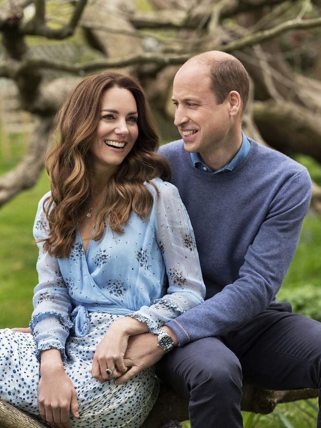 Prince William And Duchess Kate Celebrate 10th Anniversary With Romantic New Portraits