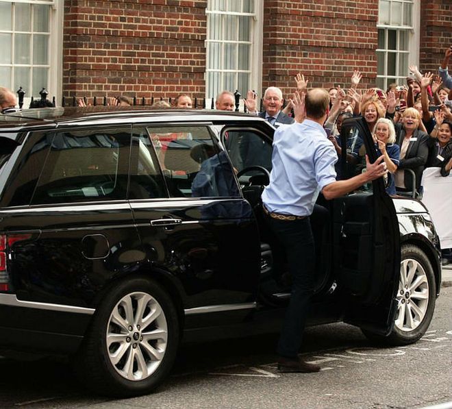 The Royals seem to have a longstanding history with Range Rover, as both the Duke and Duchess of Cambridge as well as the Queen have owned one. This 2013 model Range Rover Vogue SE was used to carry Prince George home from the hospital, and was later put up for auction.

 Photo: Getty