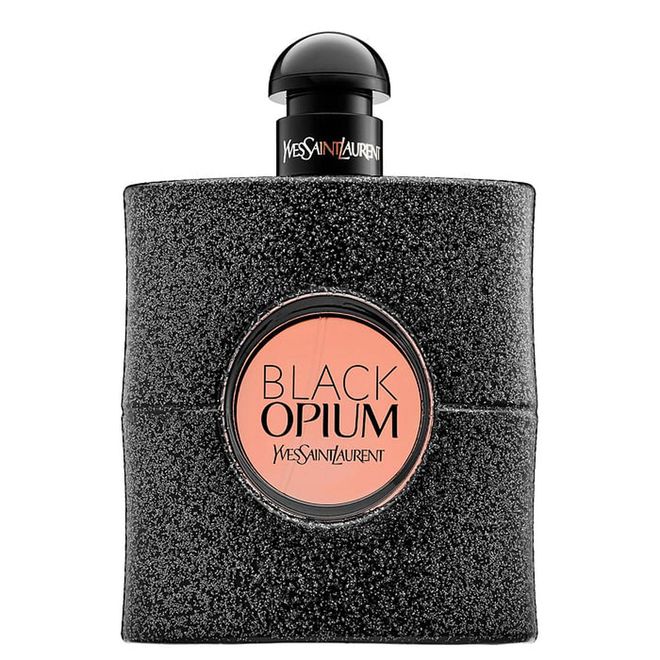 Imagine a delicious cup of vanilla mocha, that's what this juice is all about. Black Opium opens with a fruity pink pepper before a strong coffee note takes center-stage with vanilla in the background, creating a harmoniously sweet symphony. A must-have for coffee addicts with a sweet tooth. 