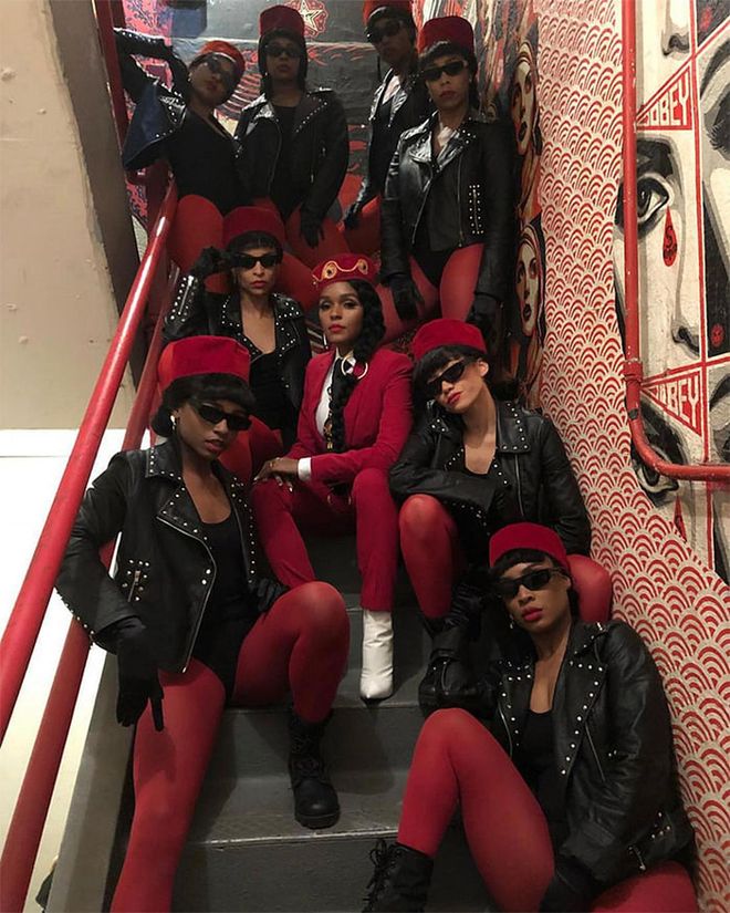 We doubt anyone can beat a girl squad photo this epic.