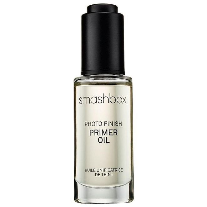 A great multi-purpose product, this primer oil is a concoction of over 50 different oils whilst still having a feather-light consistency that sinks right into the skin. The primer oil can be mixed into foundations to create a more emollient base or to sheer out dry, heavy foundations. It also helps coverage products looks more skin-like. The oil can also be added to your skincare routine as a hydrating treatment, both day and night.