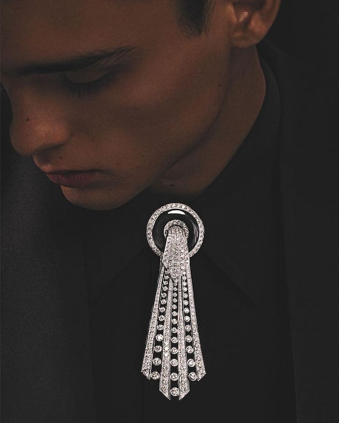 The Histoire de Style, Art Déco — Lavallière Diamants transformable brooch (Photo: Boucheron)