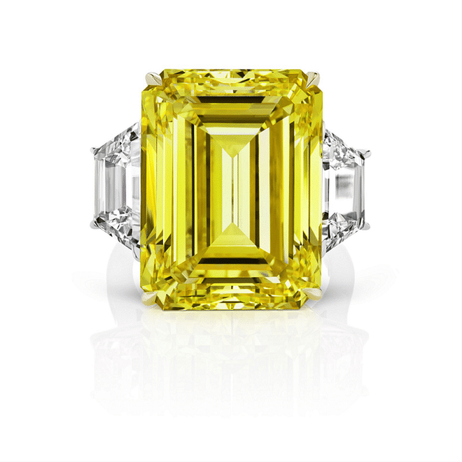 A statement ring that highlights a close to 30 carat brilliant fancy yellow diamond. Photo: courtesy of Scarselli Diamonds and Arte Oro