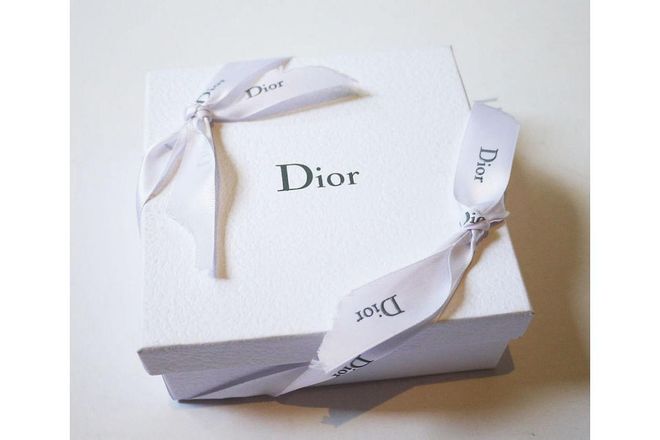 Dior's understated white packaging pairs with the brand's classic ethos. 