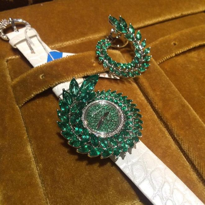 These decadent designs contain emeralds that have been ethically mined
