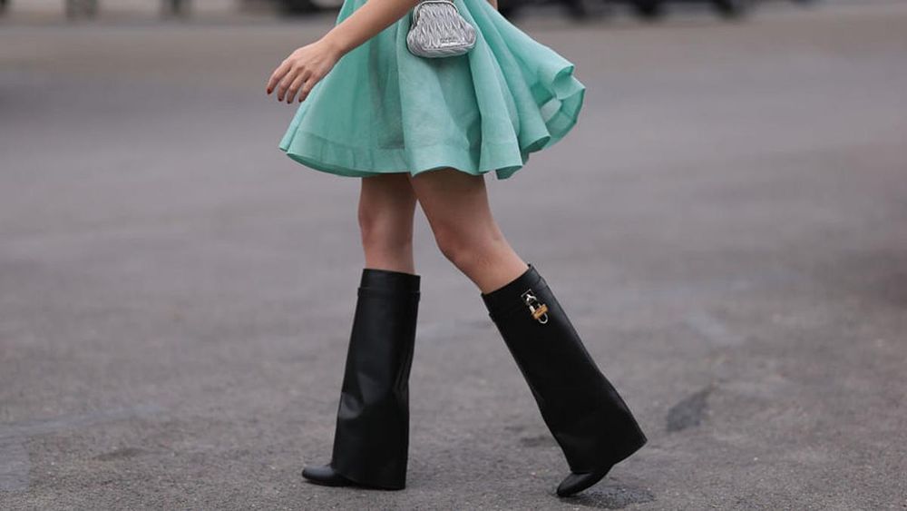 13 Fabulous Streetstyle Inspired Ways to Wear over the Knee Socks