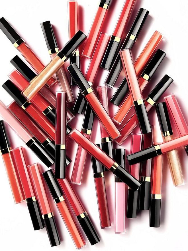 Discover the new formula of Chanel's Rouge Coco Gloss at Coco Cafe.