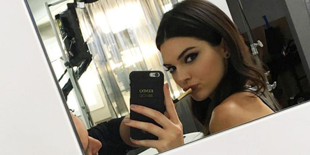 WHY DID KENDALL JENNER DELETE HER INSTAGRAM ACCOUNT