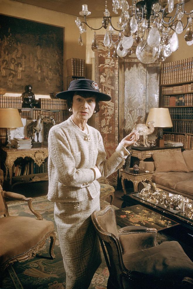 FRANCE - CIRCA 1959:  Coco Chanel in Paris, France in 1959 - Miss Coco Chanel. Coco Chanel's appartment, Cambon street.  (Photo by KAMMERMAN/Gamma-Rapho via Getty Images)