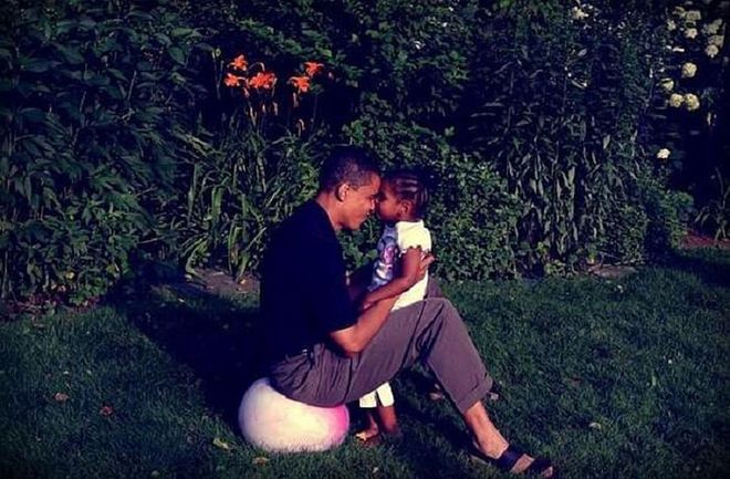 "I'm inspired by the love people have for their children. And I'm inspired by my own children, how full they make my heart. They make me want to work to make the world a little bit better. And they make me want to be a better man." —President Obama, 2008 #HappyFathersDay Photo: @obamafoundation
