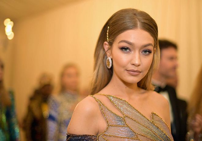 Gigi Hadid mixed both warm and cool tones to create this golden nude look at this year's Met Gala. Wearing all Maybelline, she proves that in a makeup artist's hands, there's no such thing as drugstore or luxury makeup.
Photo: Getty