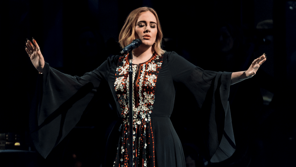 Here's An Absolutely Smouldering Date Night Look From Adele