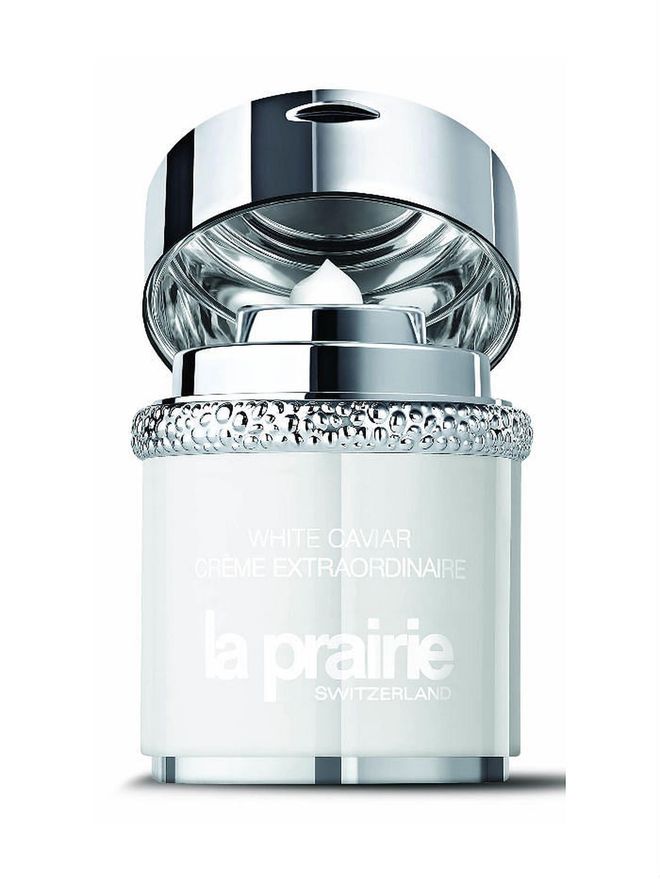 La Prairie's most powerful brightening ingredient yet, Lumidose, meets its iconic Exclusive Cellular Complex and Golden Caviar Extract for a potent solution towards radiant and lifted skin. 