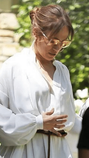 Jennifer Lopez Is A Modern Grecian Goddess In This Flowing White Dress