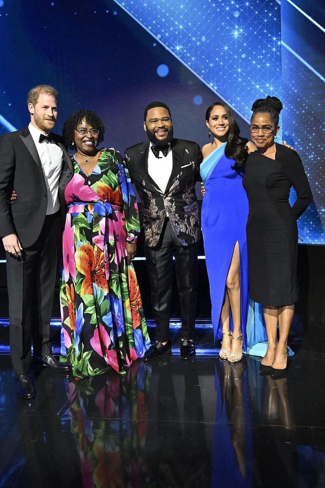 Prince Harry, Duchess Meghan, and Doria Ragland pose with host Anthony Anderson and his mother Doris Hancox. (Photo: Earl Gibson III/NAACP)