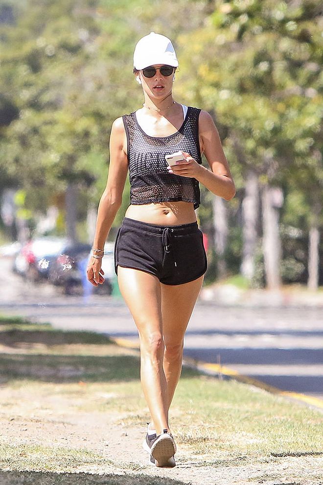 Alessandra-Ambrosio-AirPods-Working-Out-California