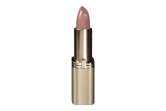 Nude lipsticks are tough, but this one works especially well on very pale to olive skin tones ; Photo: L'Oreal Paris
