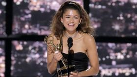 Zendaya 2022 Emmys Award