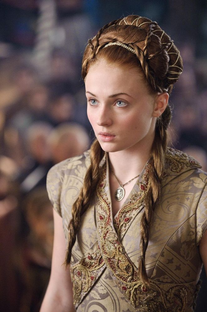 It's a roll! It's a rope! It's a rattail! It's Sansa Stark's mind-boggling hairstyle!