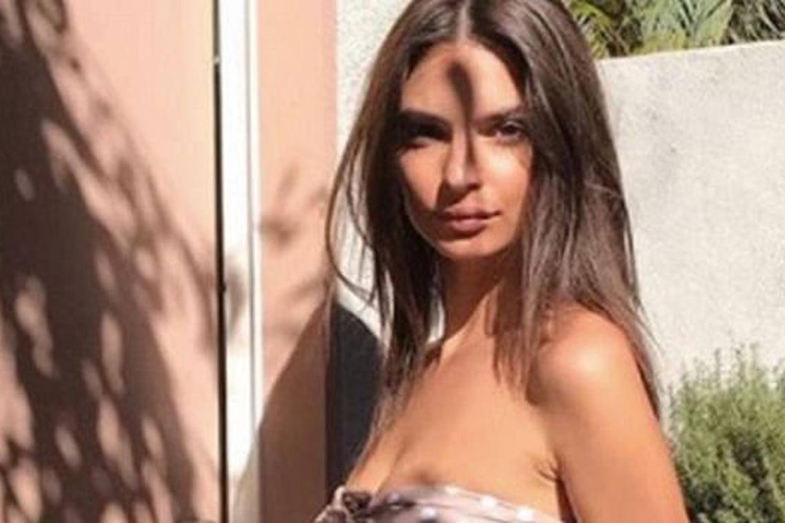 Emily Ratajkowski In Inamorata Swimsuits: Pics Of Her In Her Own Line –  Hollywood Life