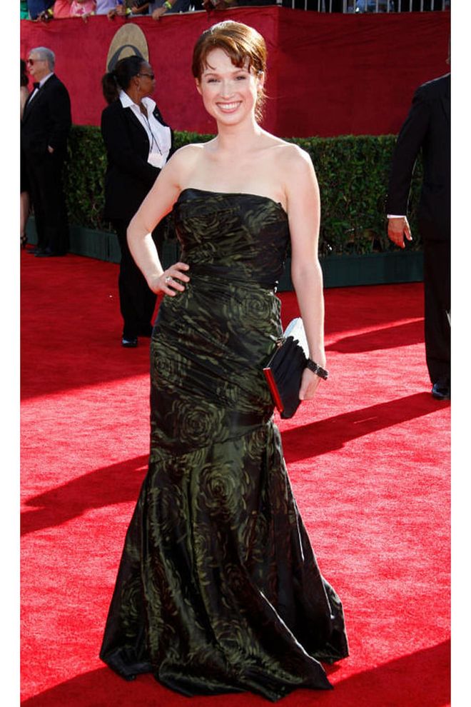 Kemper wore this green, rose-patterned gown to the Emmy Awards in 2009.