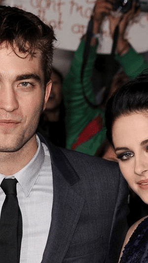 Robert Pattinson “Fell Off the Bed” While Kissing Kristen Stewart During Twilight Audition