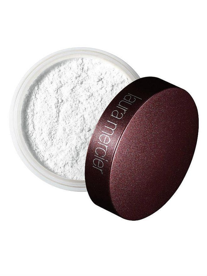 This ultra-fine powder sets makeup invisibly and softens skin imperfection for a velvety smooth finish.
