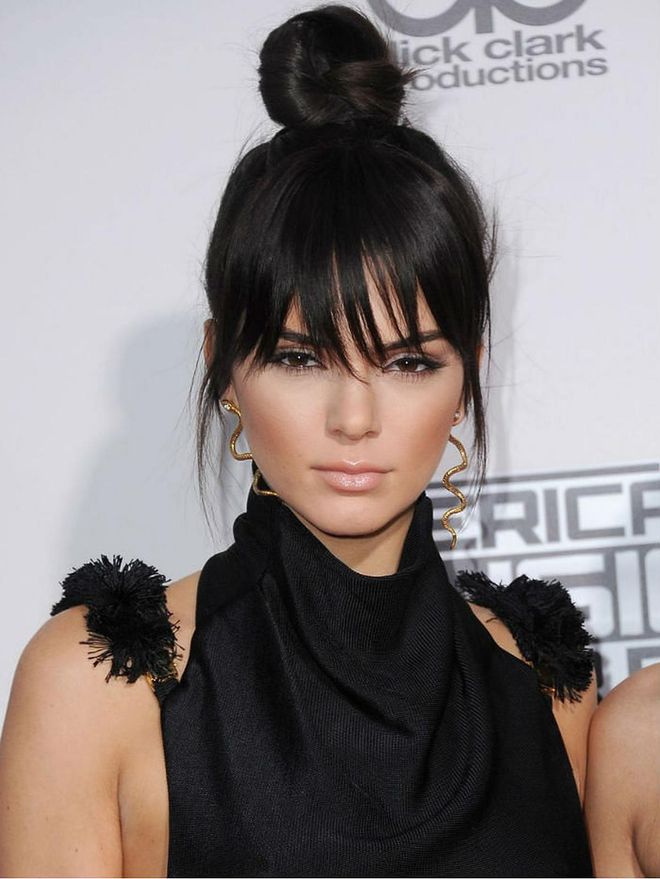 Jenner tries her hand at faux bangs at the 2015 American Music Awards. Photo: Getty 
