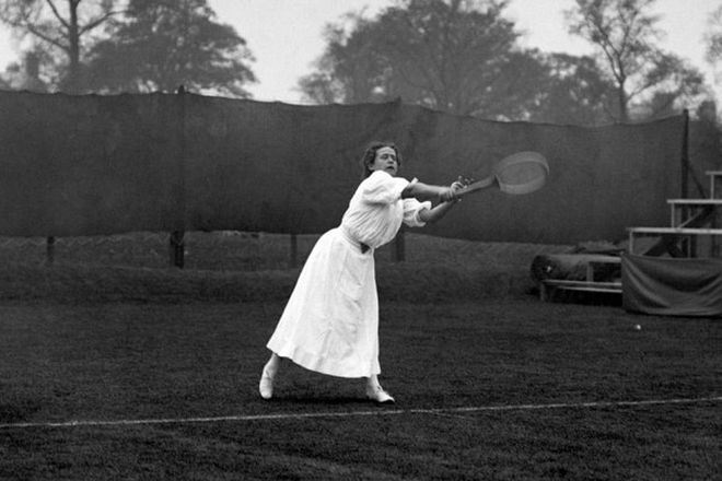 May Sutton Bundy was the first American to win in Wimbledon. She also created another stir when in 1905 she “boldly” rolled her sleeves up to keep them from getting in the way. They were “too long and too hot.”  Photo: Getty