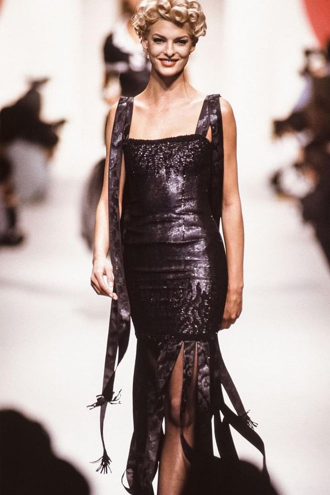 Chanel Haute Couture Spring/Summer 1990-1991 fashion show. Photo: Getty 