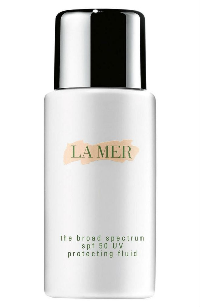 Why we love it: This sunscreen is infused with the brands Miracle Broth™, that we all know is great for the skin. Hydrating and protective, this will give your skin a covetable glow, and also keeps the skin nourished. (Photo: La Mer)