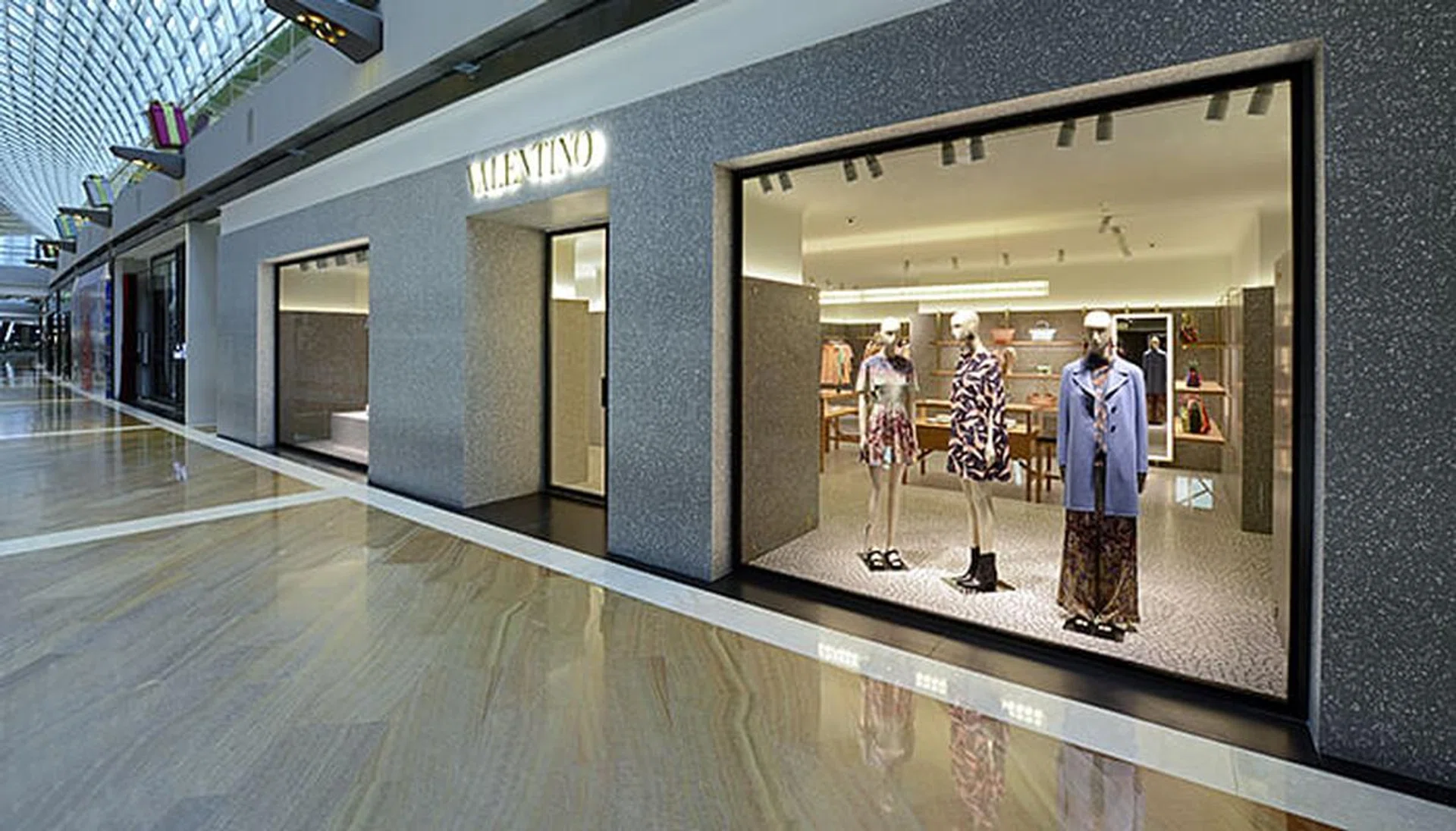 Valentino 2025 marina mall