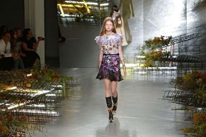 Rodarte returned with mirrors and plenty of shine for this New York Fashion Week show, but this time the gorgeous planters lining the runway stole the set show. It's the perfect reminder that a good eye for design can often involve a good green thumb. 