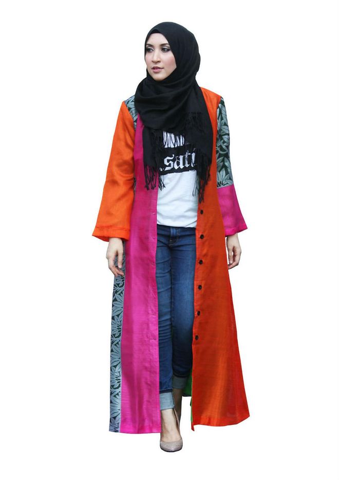 This comfortable layering piece in bold hues is great for all occasions. Photo: Lulu Al Hadad