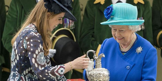 Princess Beatrice presents her grandmother with first prize after her horse won the Hardwick Stakes during the Royal Ascot. Photo: Getty