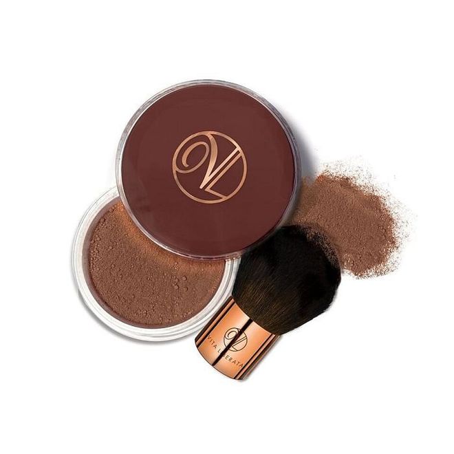 Emma is a fan of Vita Liberata for their tanning products that are free from parabens, talc. alcohols and all the other nasties. Emma uses the bronzer the most to create dimension and a sun-kissed glow that looks realistic even on her ivory skin. 
