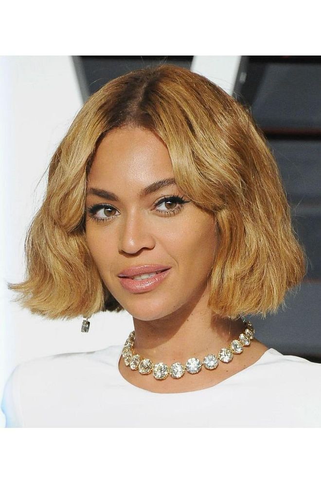 A blunt cut allows Beyoncé to show off her stunning facial features. 