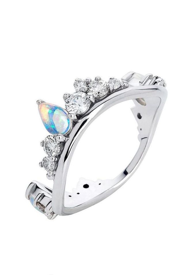 "Electric Waves" ring with 18kt white gold, diamonds, and opal, $4,580, fernandojorge.co.uk for inquiries.
