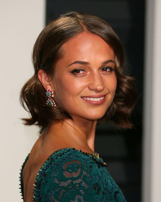 Old Hollywood waves aren’t just for those with waist-length tresses, as Alicia Vikander proved after the 2017 Oscars.

Photo: Getty