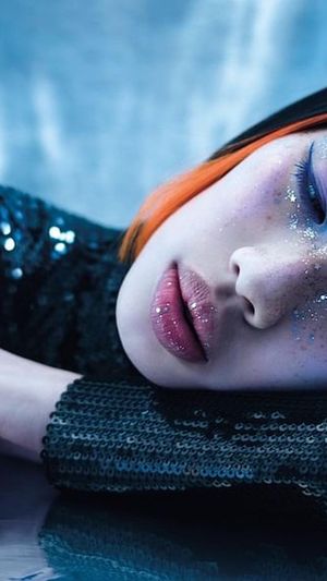 How To Pull Off Futuristic Duochrome Makeup