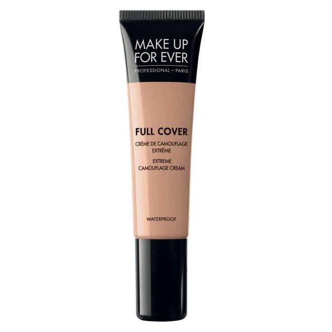 When it comes to hiding imperfections, this concealer means business. From hyperpigmentation, discolouration, blemishes, scars to even tattoos, just a tiny bead of its creamy texture instantly hides them all. Made with a blend of Plastic Polymers and Microcrystalline Cellulose Powder, it ensures even application, regulate sebum production and forms a water-resistant veil which resists humidity for round-the-clock wear. It even contains soothing ingredients to calm redness—a plus for sensitive skin.