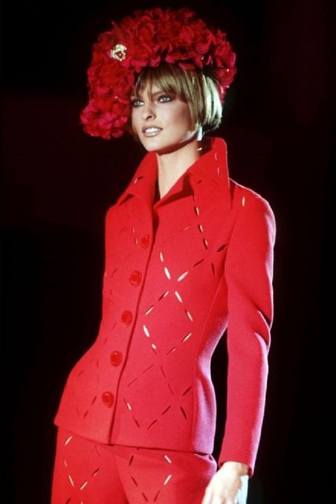 Versace haute Couture Autumn/Winter 1993-1994 fashion show. Photo: Getty 