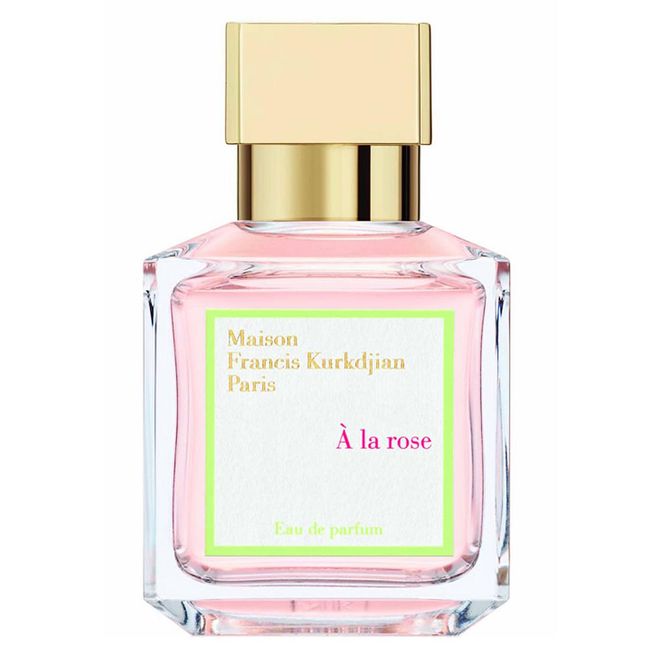 An exquisite rose in a bouquet of iris, violet, jasmine and lily of the valley. This fragrance is inspired by Marie Antoinette and her love for roses. Damascus rose and Turkish rose absolute is refreshed by a citrusy opening and then softened with powdery florals. A woody base also gives the rose absolutes more depth and dimension, creating <b>a romantic rose scent that is ideal for a modern bride. </b>