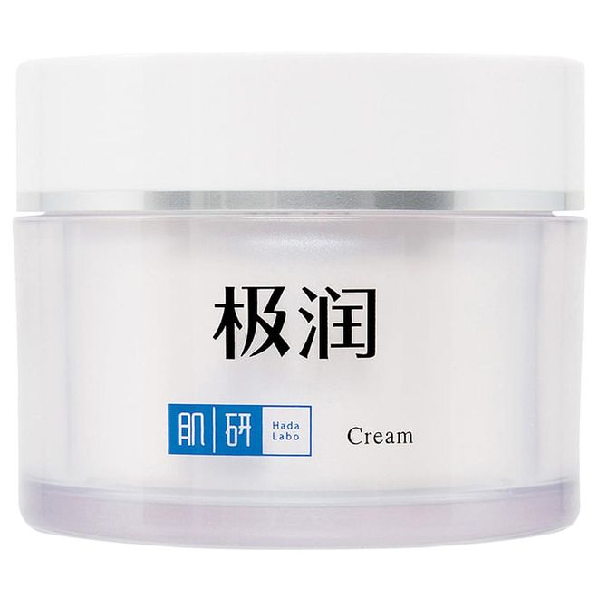 Beyond using hyaluronic acid of varying molecular sizes to hydrate all skin layers, this lightweight cream also packs anti-ageing properties with vitamins A, C and E.