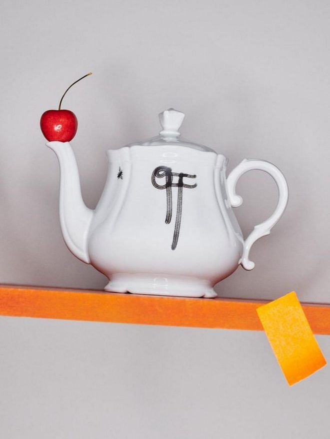 Porcelain tea pot (Photo: Off-White)